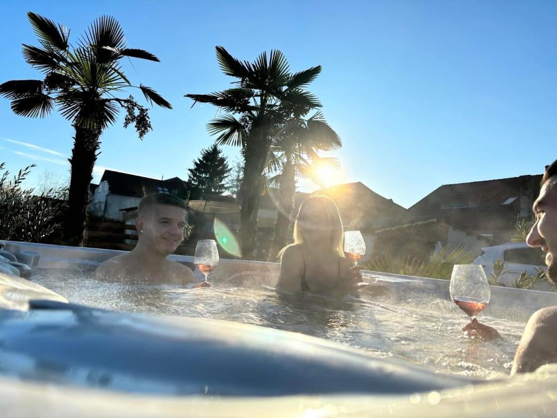 Roze Vendeghaz Hotel Villány Buitenkant foto