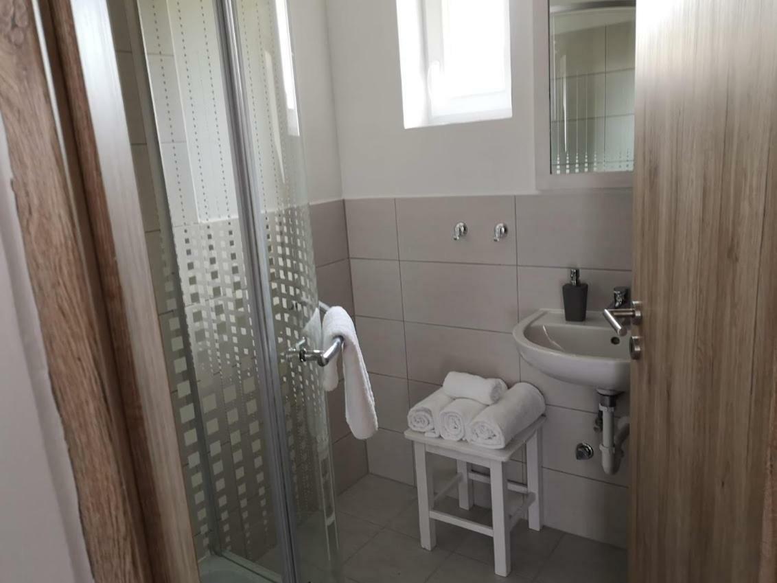 Roze Vendeghaz Hotel Villány Buitenkant foto